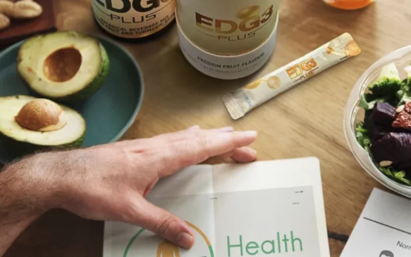 Ein Tisch mit dem Produkt EDG3 Plus darauf